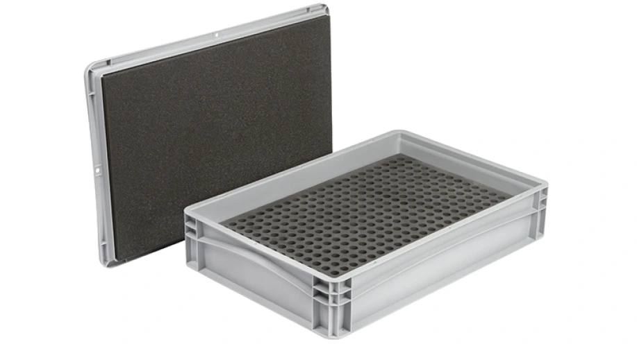 Kunststoff Behälter mit PU-Schaumstoff