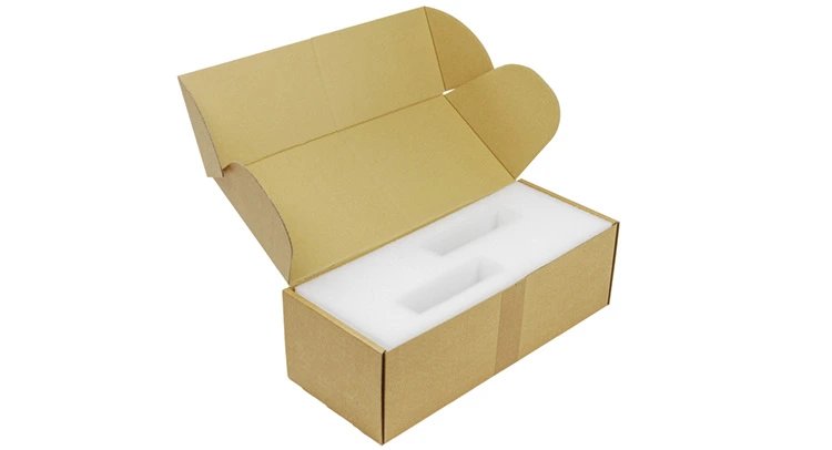 Klappdeckelschachtel aus Wellpappe mit Schaumpolster